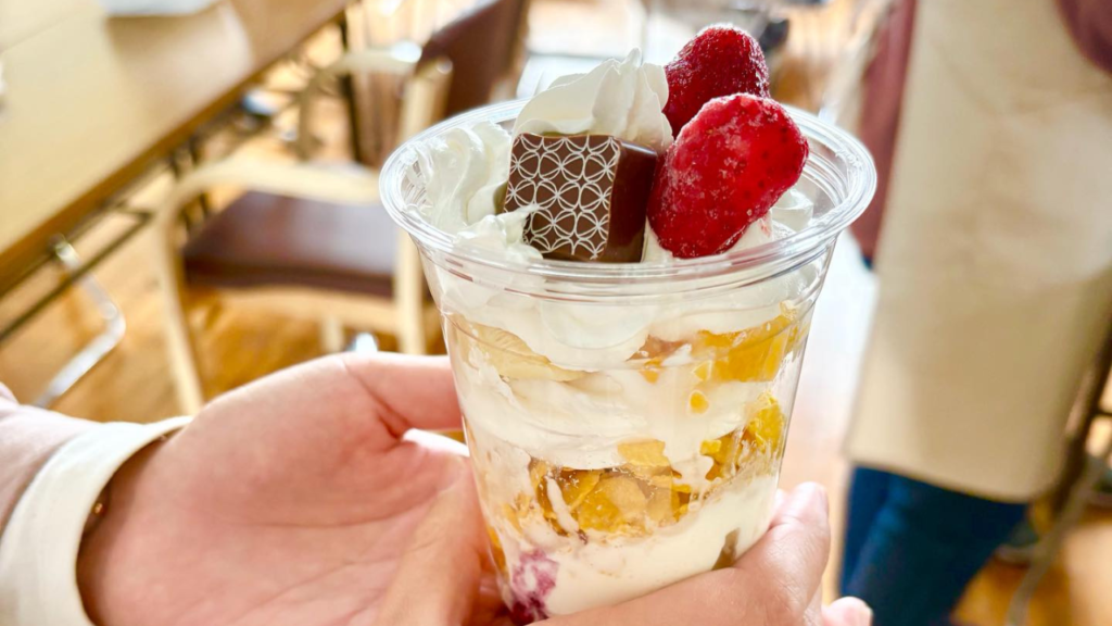 作ったパフェの画像。